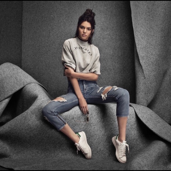 Kendall & Kylie Destroyed Medium Wash Cropped Jeans - Picture 1 of 11